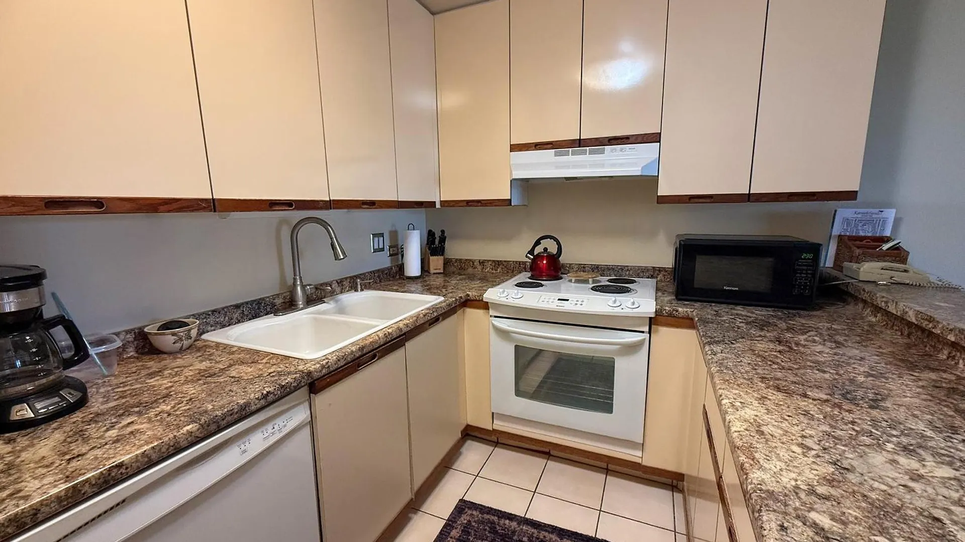 Kamaole Sands 4-407 - Ocean Views, King Beds, Spacious Layout, Split-Ac, Wi-Fi Wailea  Holiday home Wailea (Maui)