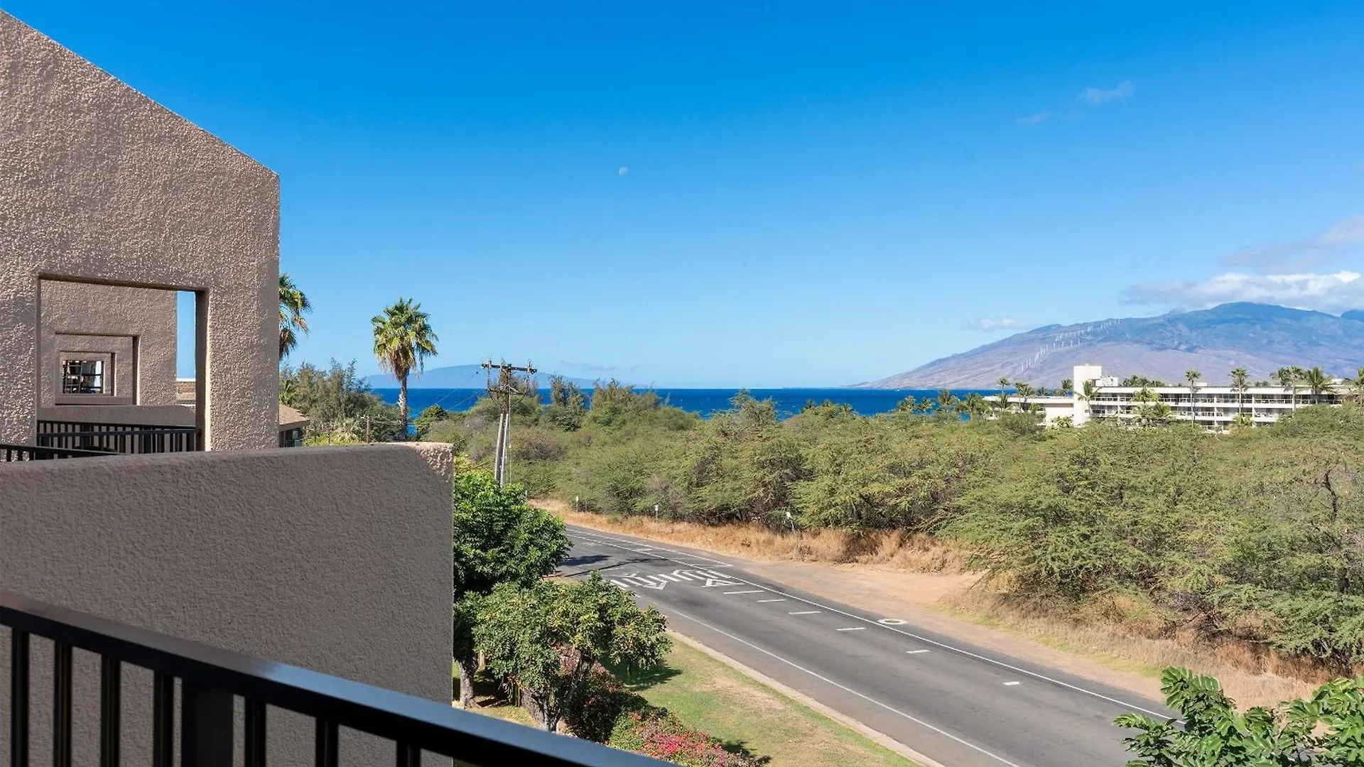 Kamaole Sands 4-407 - Ocean Views, King Beds, Spacious Layout, Split-Ac, Wi-Fi Wailea