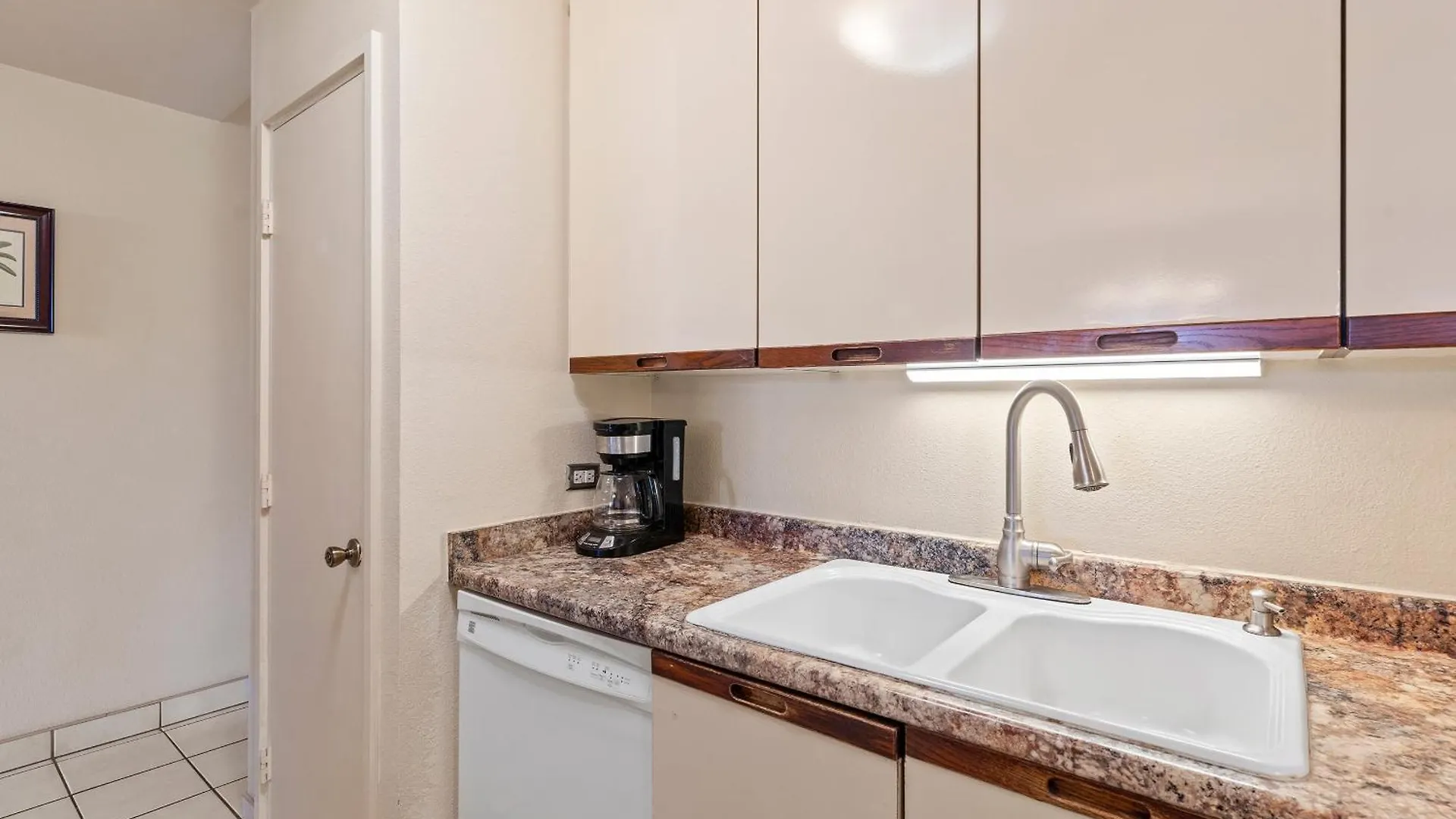 ויילי Kamaole Sands 4-407 - Ocean Views, King Beds, Spacious Layout, Split-Ac, Wi-Fi בית נופש