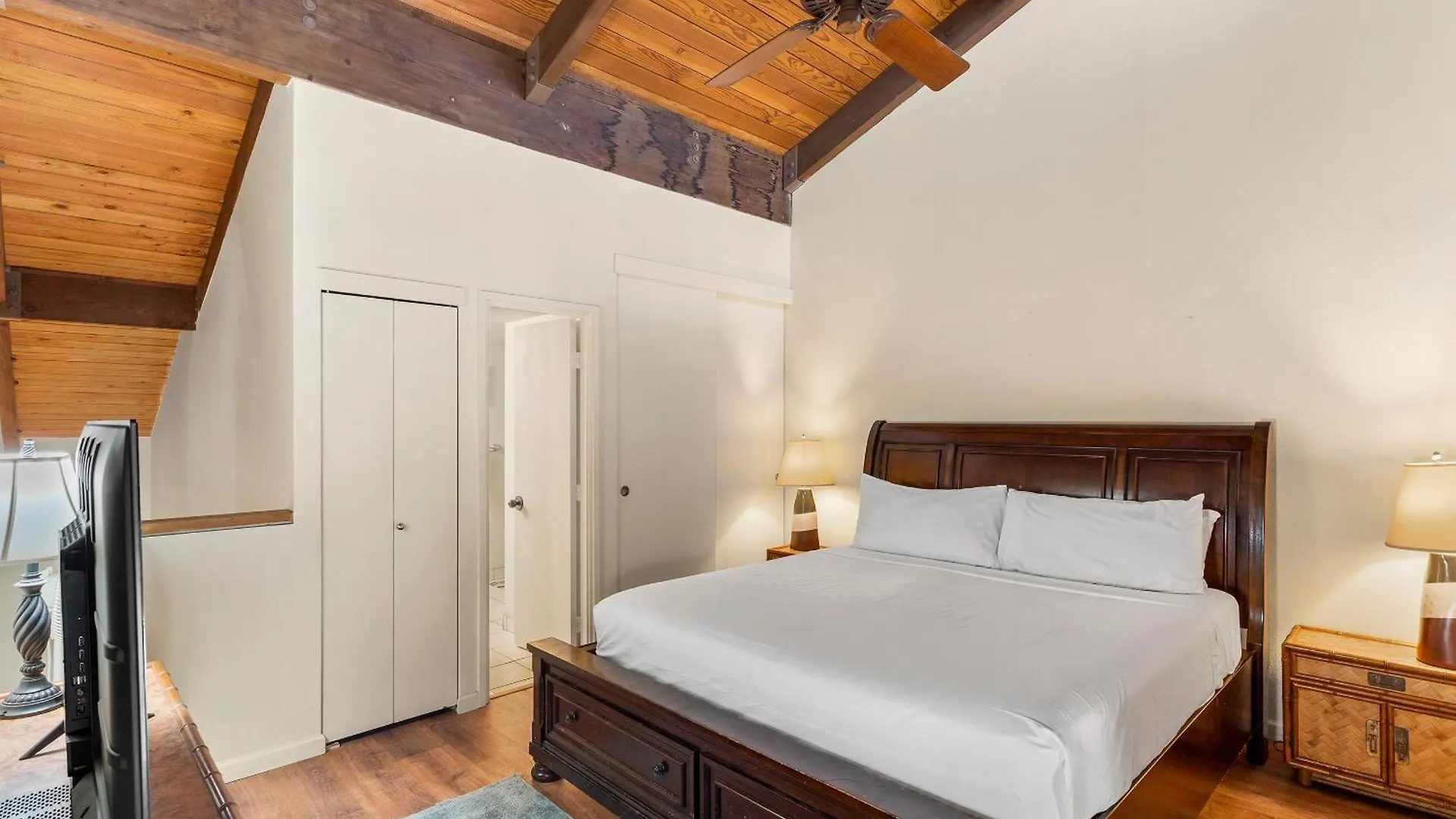 Kamaole Sands 4-407 - Ocean Views, King Beds, Spacious Layout, Split-Ac, Wi-Fi Wailea