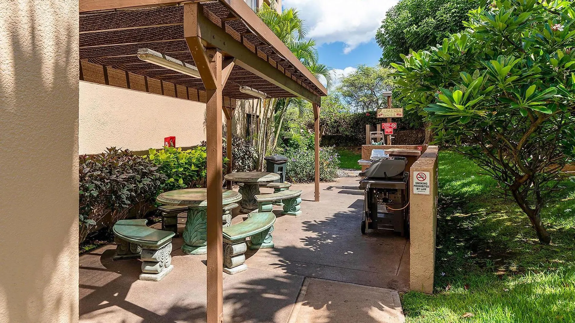 Kamaole Sands 4-407 - Ocean Views, King Beds, Spacious Layout, Split-Ac, Wi-Fi Wailea